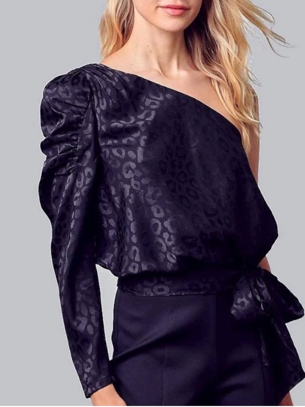 DO+BE Black leopard Satin one shoulder top
